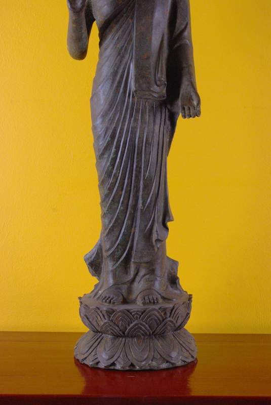 Cliquez sur la vignette pour agrandir et survolez la photo pour zoomer Magnifique bouddha debout en bronze du Tibet