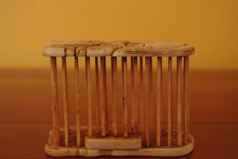Cliquez sur la vignette pour agrandir et survolez la photo pour zoomer Chinese cricket cage bone-shaped Ram