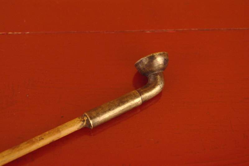 Cliquez sur la vignette pour agrandir et survolez la photo pour zoomer Petite Pipe Chinoise en bois et métal