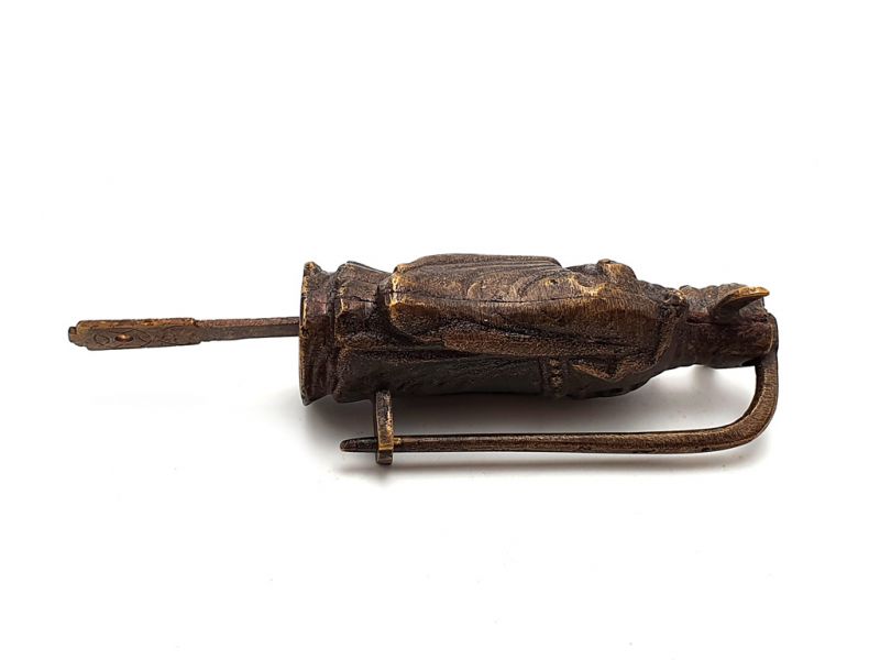 Cliquez sur la vignette pour agrandir et survolez la photo pour zoomer Cadenas Chinois en Laiton représentant Confucius