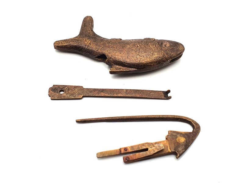 Cliquez sur la vignette pour agrandir et survolez la photo pour zoomer Cadenas Chinois en Laiton Grand Poisson
