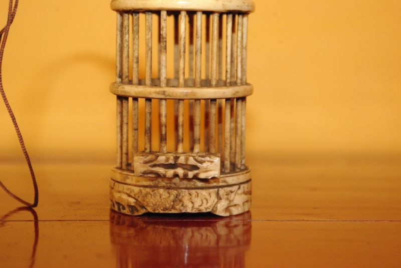 Cliquez sur la vignette pour agrandir et survolez la photo pour zoomer Small chinese Crickets Boxes dragonfly