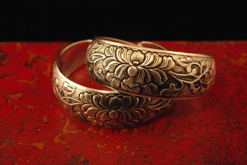 Petit Bracelet ethnique Miao orné de fleurs