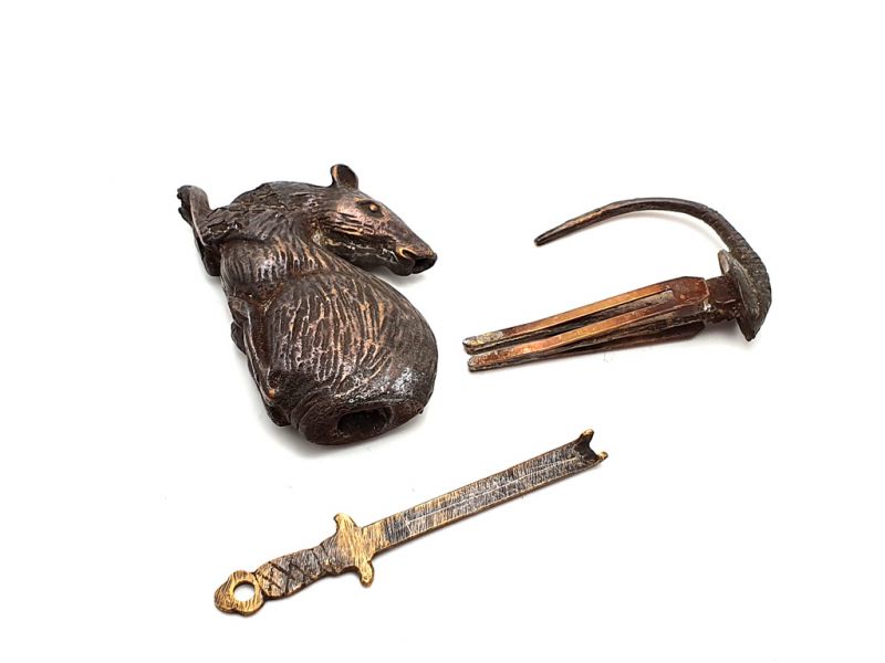 Cliquez sur la vignette pour agrandir et survolez la photo pour zoomer Cadenas Chinois en Laiton Rat