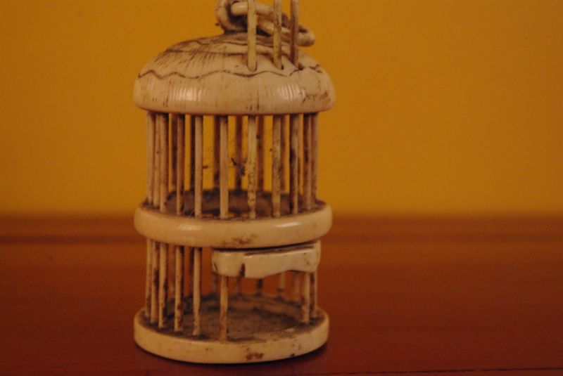 Cliquez sur la vignette pour agrandir et survolez la photo pour zoomer Petite cage à grillons en OS