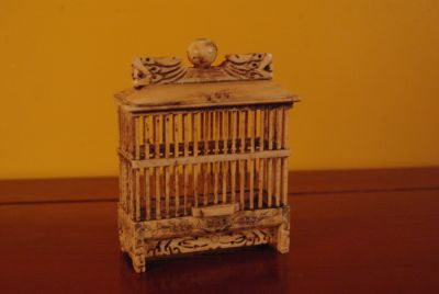 Imperial Chinese cricket cage made ​​of bone