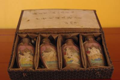 Lot de 4 tabatières érotiques Chinoise flacon de chine
