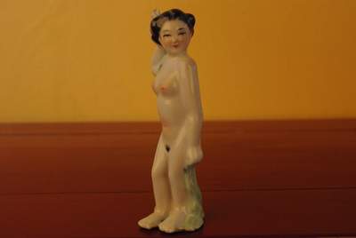 Tabatière érotique Chinoise Flacon Femme nue debout