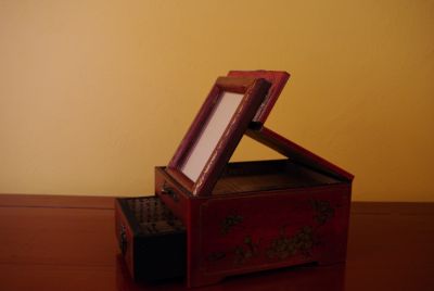 Boite à Bijoux Chinoise en Bois avec miroir rouge