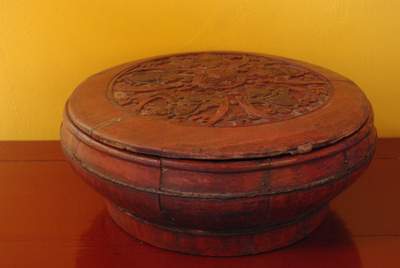 Ancienne boite à gateaux chinoise en bois