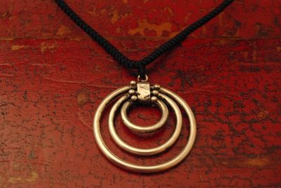 Collier ethnique Pendentif 3 Spirales
