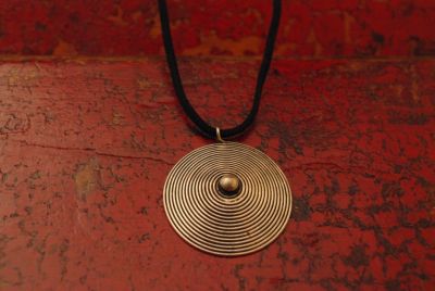 Petit Collier ethnique Pendentif Spirale