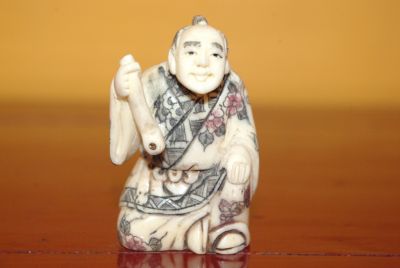 Petit personnage Japonais en Os