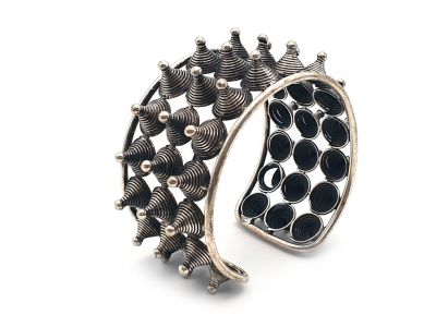 Bracelet ethnic Moderne avec 3 rangées de piques