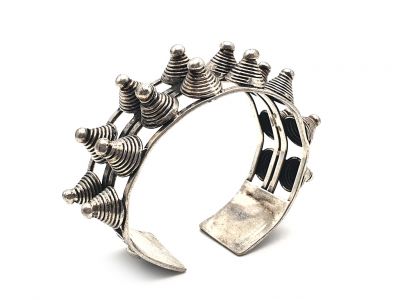 Bracelet ethnic Moderne avec 2 rangées de piques