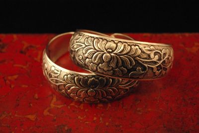 Petit Bracelet ethnique Miao orné de fleurs