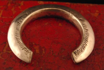 Bracelet Minorité ethnique Chinoise en forme de Torque