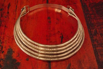 Bijoux ethniques Torque 5 petits rangs gravés