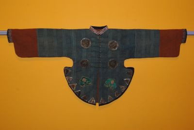 Costume ethnique d'enfant Chinois provenant des Miao