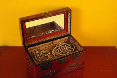 Petit meuble chinois à Bijoux Rouge