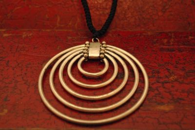 Collier ethnique Pendentif 5 Spirales