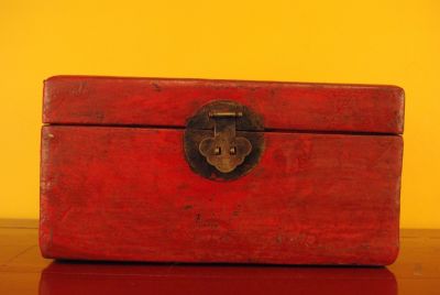 Coffre chinois en bois rouge