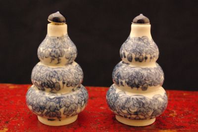 Lot de 2 tabatières en porcelaines