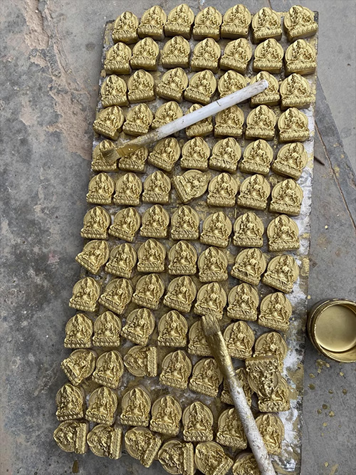 Tsatsa peinture feuille d'or