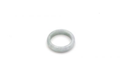 Ring in White Jade Size 7