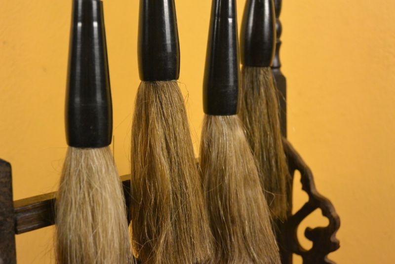 4 Pinsel mit Klein Chinesische Pinselhalter 5