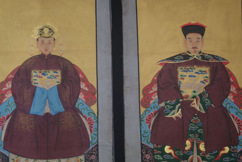 Ahnenpaare und Kaiser Chinesische Malerei Bordeauxrot 2