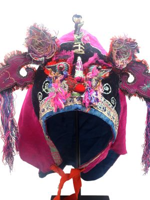 Alte chinesische Kind hut Miao-Minderheit