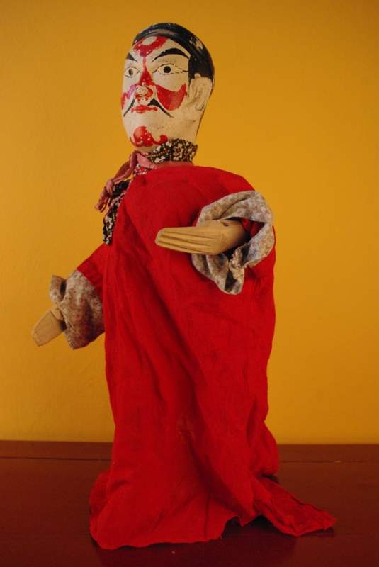 Alte Chinesische Marionette aus Dekorationsholz 2