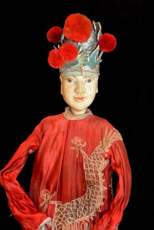 Alte chinesische Theater-Marionette - Fujian-Provinz - Rotes Kleid - Oper 2