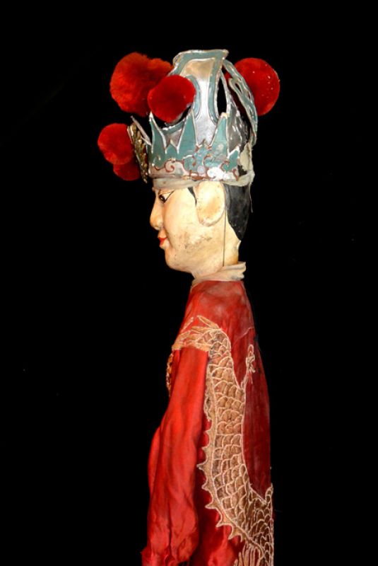 Alte chinesische Theater-Marionette - Fujian-Provinz - Rotes Kleid - Oper 4