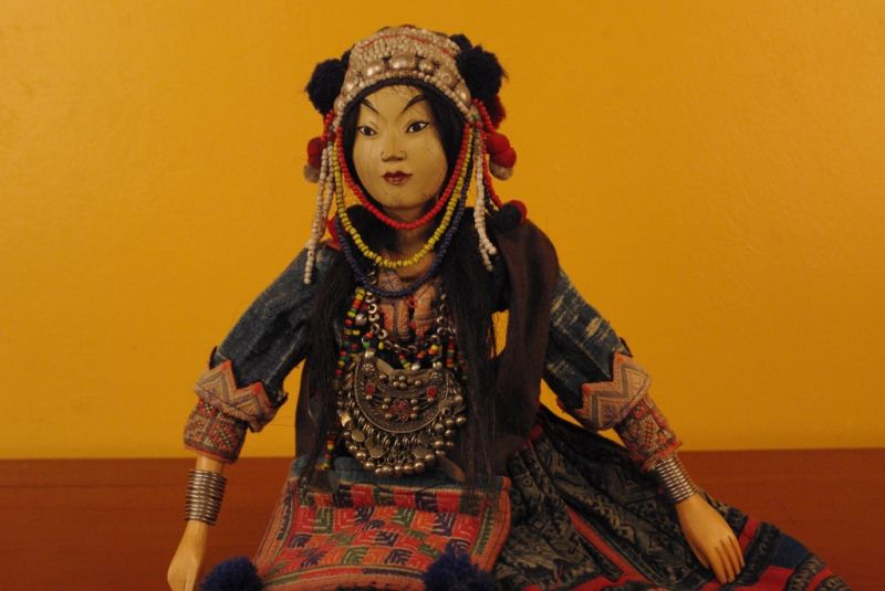 Alte hölzerne Marionette Miao 2