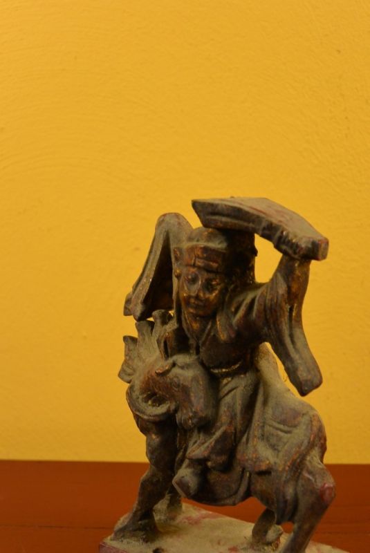 Alte Holzschnitzereien Qing-Ära Krieger5