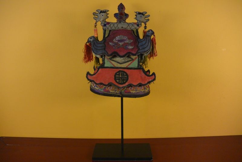 Alter Chinesischer Kinderhut der Miao 2