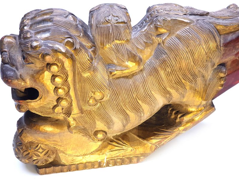 Alter chinesischer Steinlöwe in Holz - 2 goldene Hunde 3
