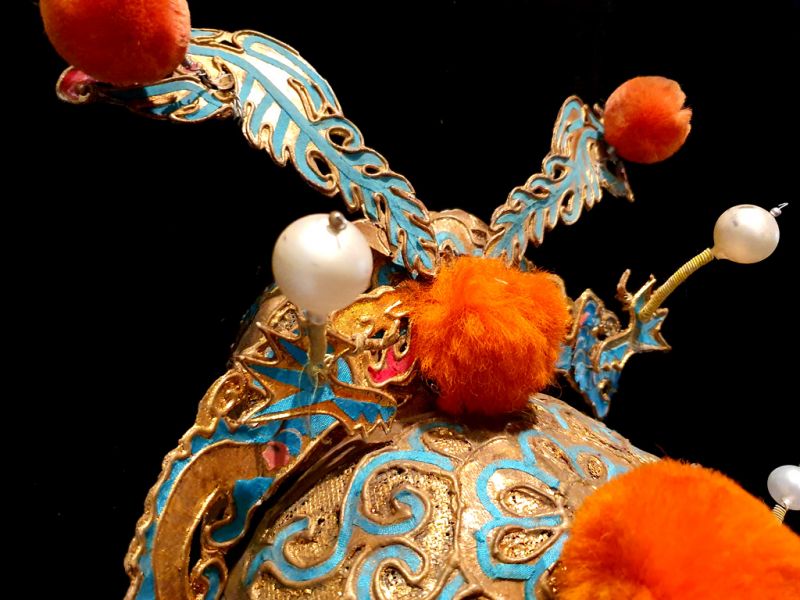 Alter chinesischer Theatre Kappe Drachen und feurige Sonne 3
