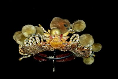 Alter chinesischer Theatre Kappe Gelb und Gold