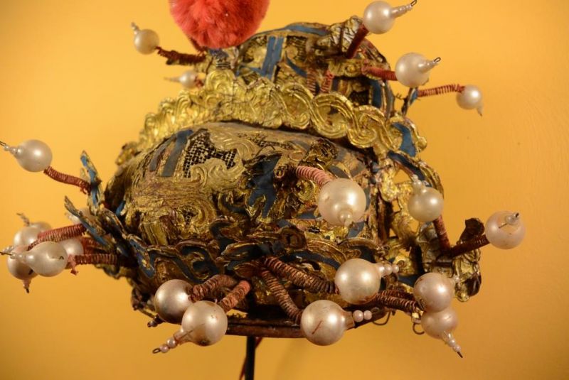 Alter chinesischer Theatre Kappe Goldene 3