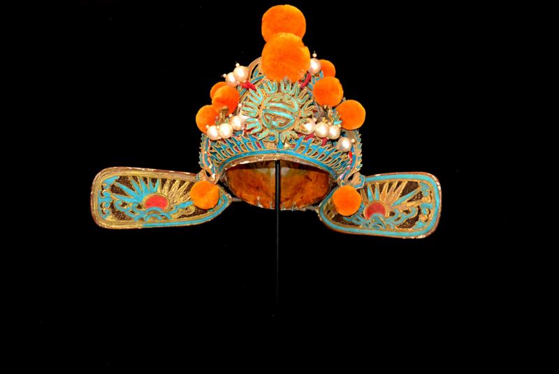 Alter chinesischer Theatre Kappe Helm - orange Pompons 2