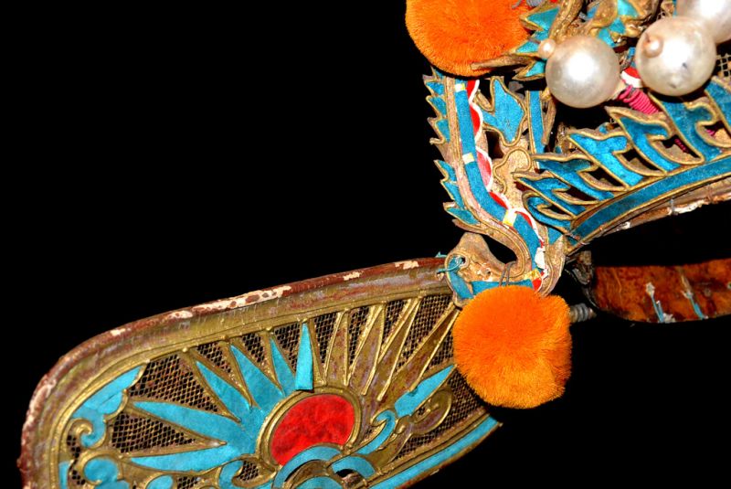 Alter chinesischer Theatre Kappe Helm - orange Pompons 3