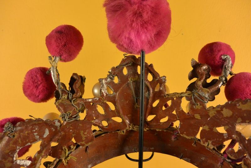 Alter chinesischer Theatre Kappe Lila Bommel Krone 4