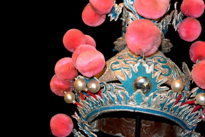 Alter chinesischer Theatre Kappe Rosa Pompons Krone 4
