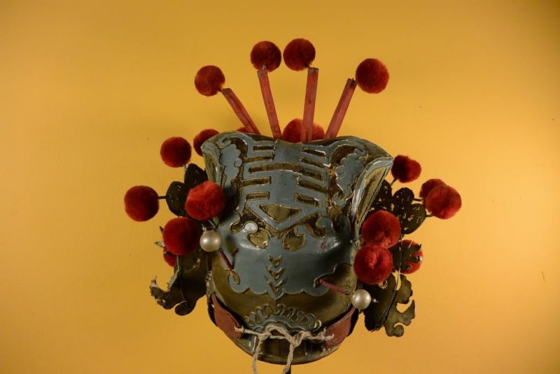 Alter chinesischer Theatre Kappe - Roter Schleife 5