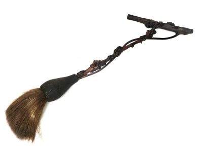 Alter Dekorativer Pinsel aus geschnitztem Kirschholz - 65cm