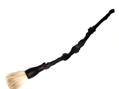 Alter Dekorativer Pinsel aus geschnitztem Kirschholz - 76cm