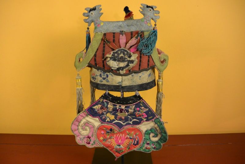 Alter Hut Miao Kind 4